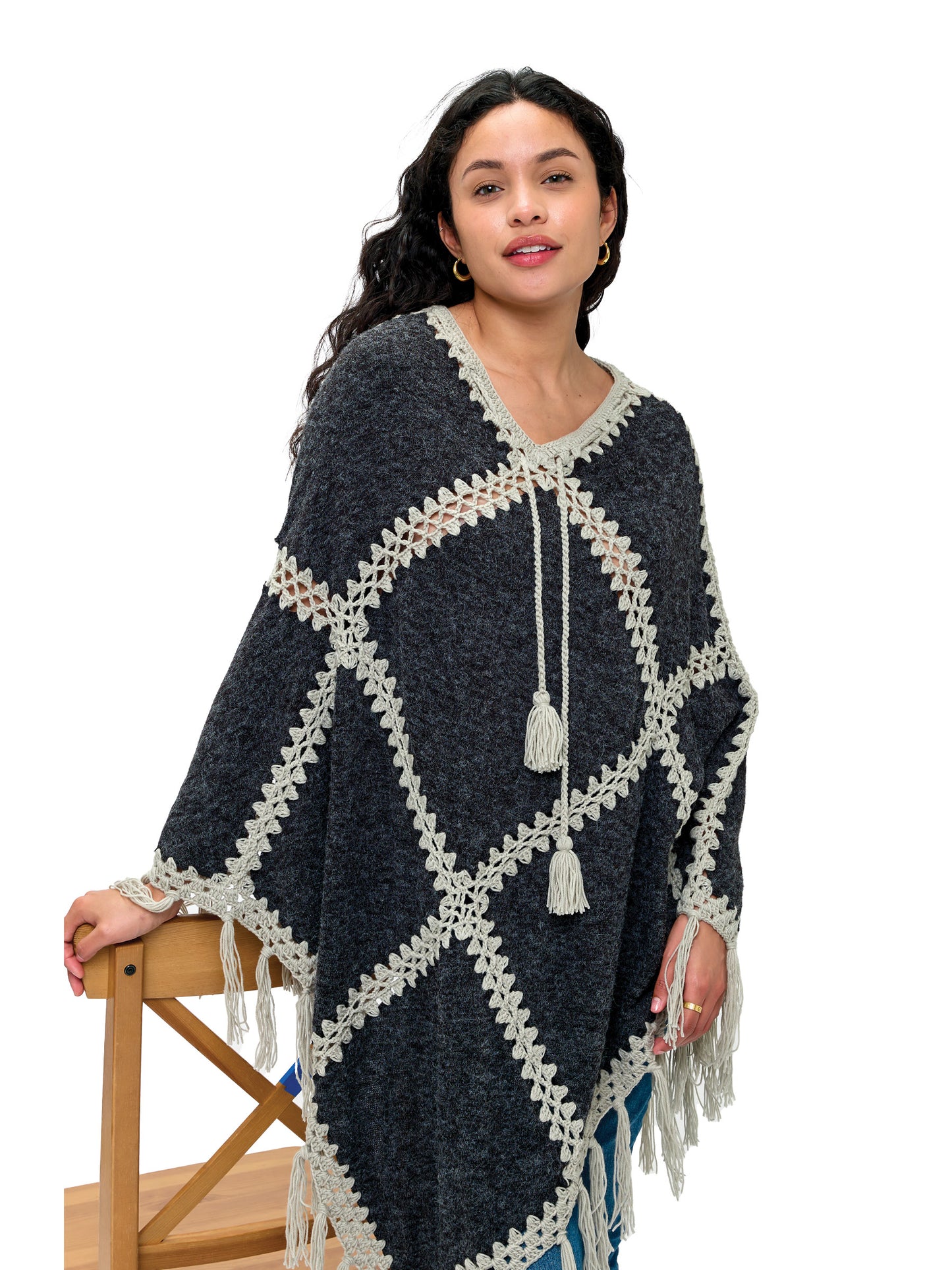 Poncho Patchwork Bohemian Vibe Crochet Details