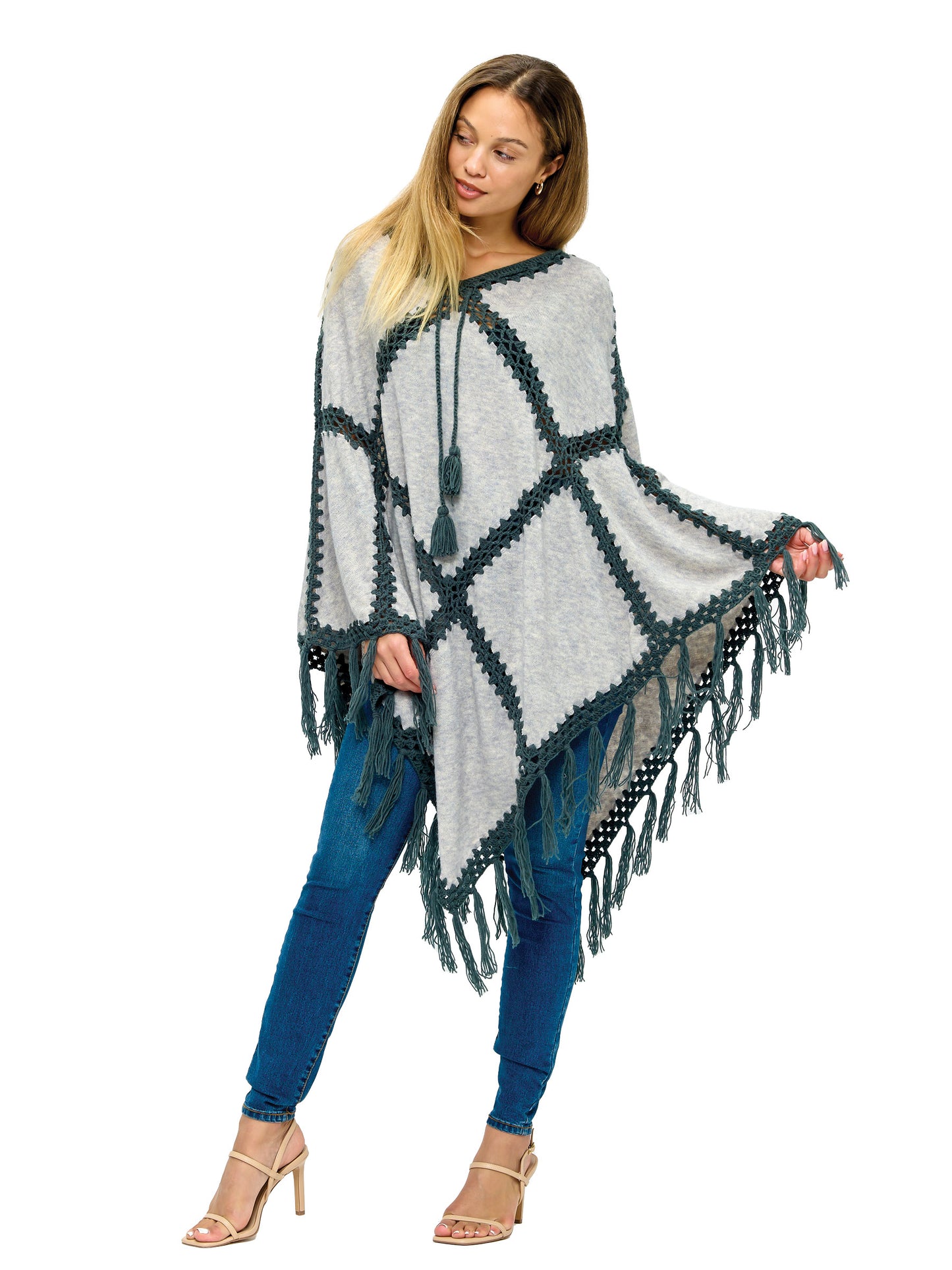 Poncho Patchwork Bohemian Vibe Crochet Details